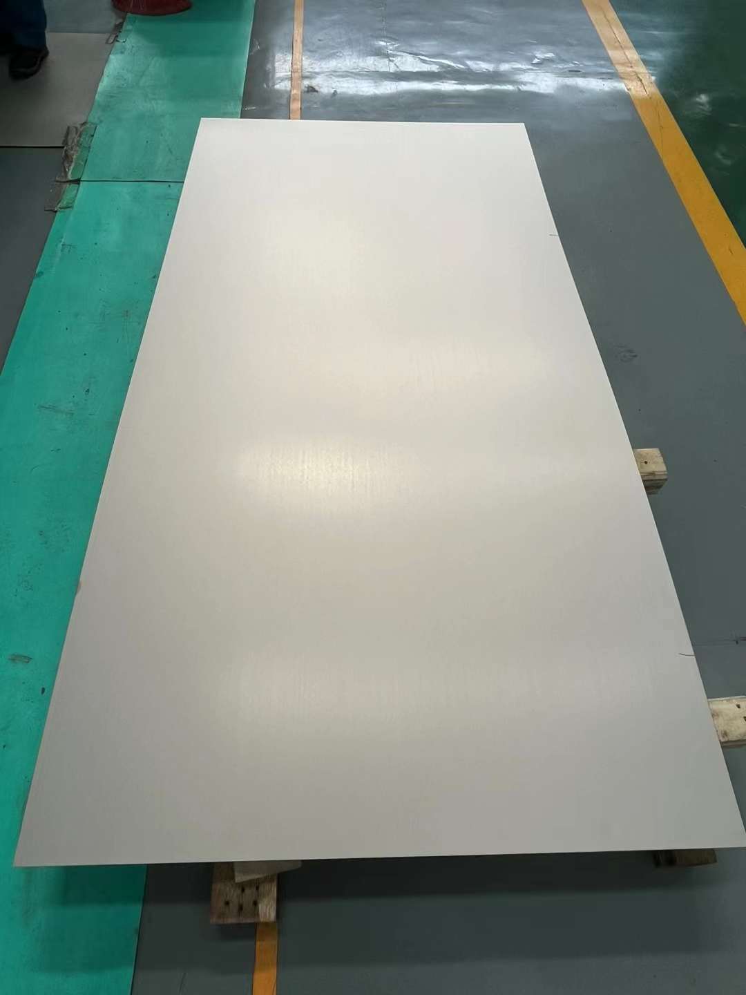 Why Grade 1 Titanium Electrodes Are Ideal for Corrosion-Resistant Solutions